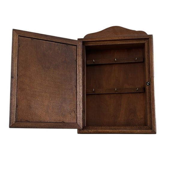 Vintage Key box with Chic Fashion Illustration - Picture 6 of 9